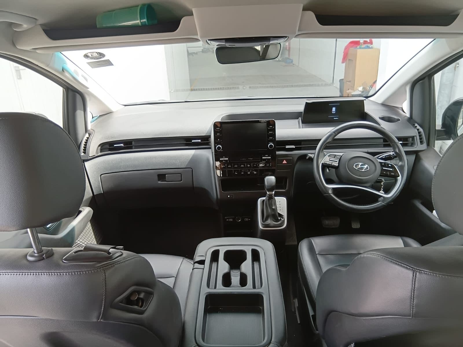 Interior Image 7